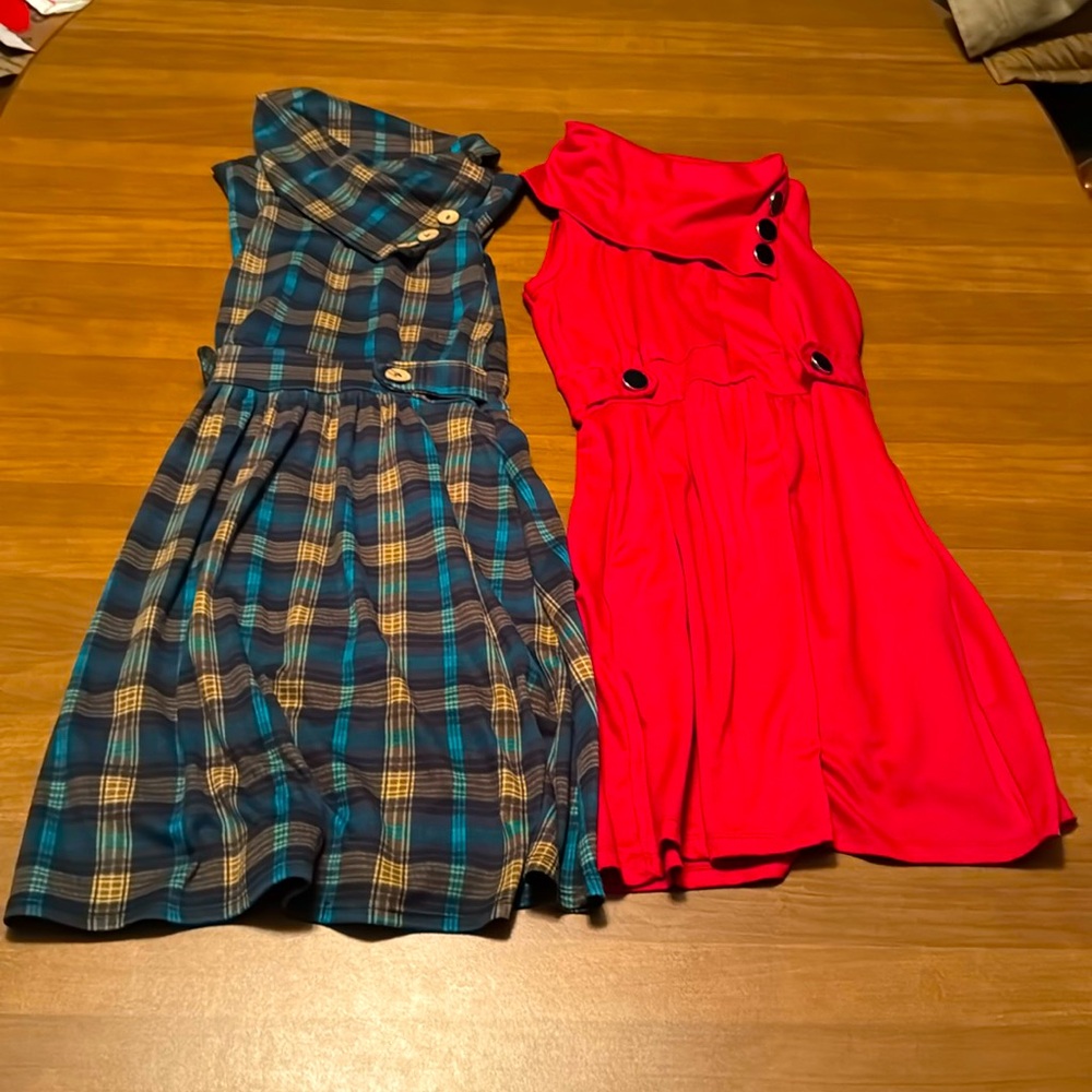 Two ‘Coach Tour’ mod retro dresses same style & size different colorways 60s